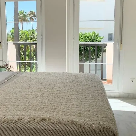 Modern Beachfront In San Pedro マルベーリャ